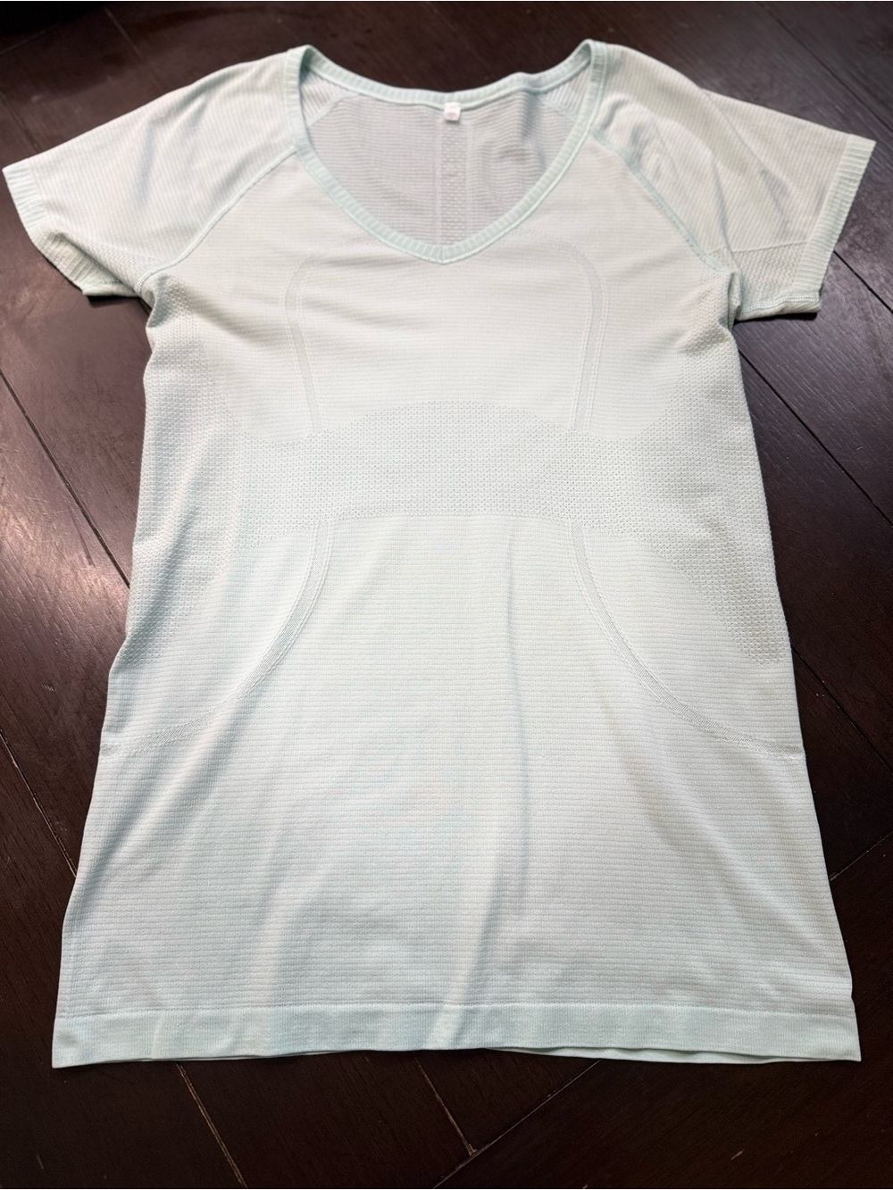 lululemon athletica Light Mint V-Neck Short Sleeve Top size 8